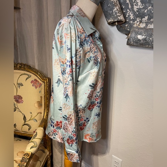 Floral Print Long Sleeve Button up Women's Casual Blouse Top Large NWT - Picture 5 of 12
